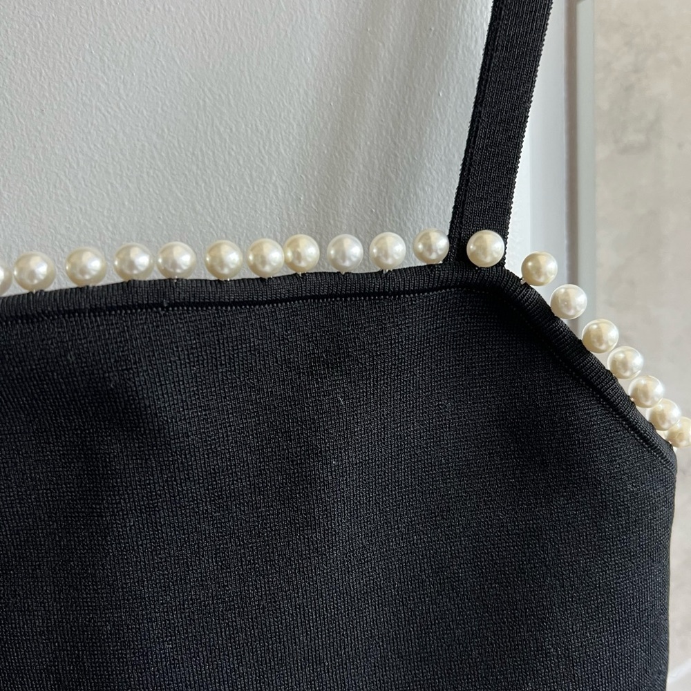 Alice + Olivia Drina Faux Pearl Cropped Rib Tank - Picture 8 of 11